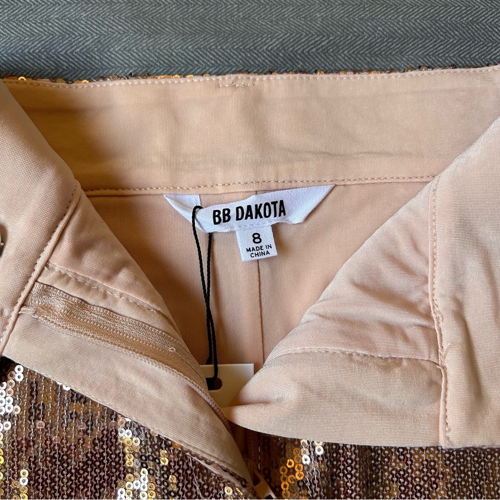 🆕‎ BB Dakota Rose Gold Sequin Mini Skirt - Picture 8 of 13